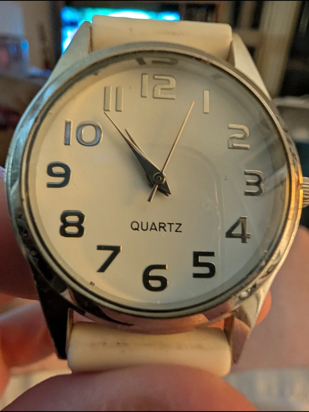 Quartz Ladies White Dial Watch with White Strap And Quartz Movement Brand Newbat